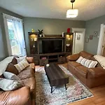 Charming 2Br Home With Office